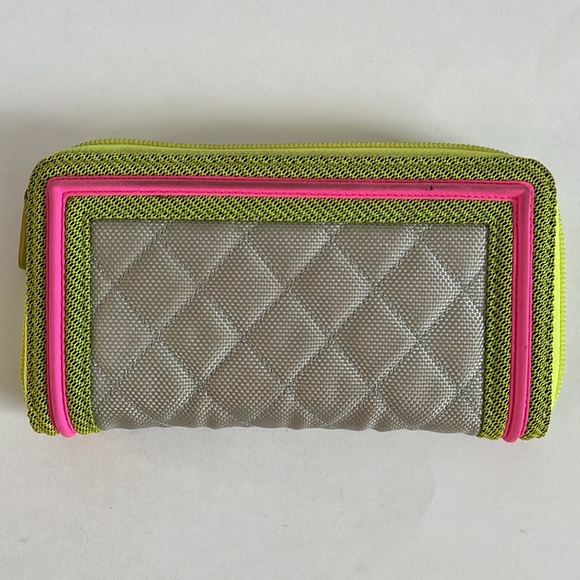 Ltd Edt Chanel Boy Fluo Zip Wallet - SS16 collection - Picture 2 of 12